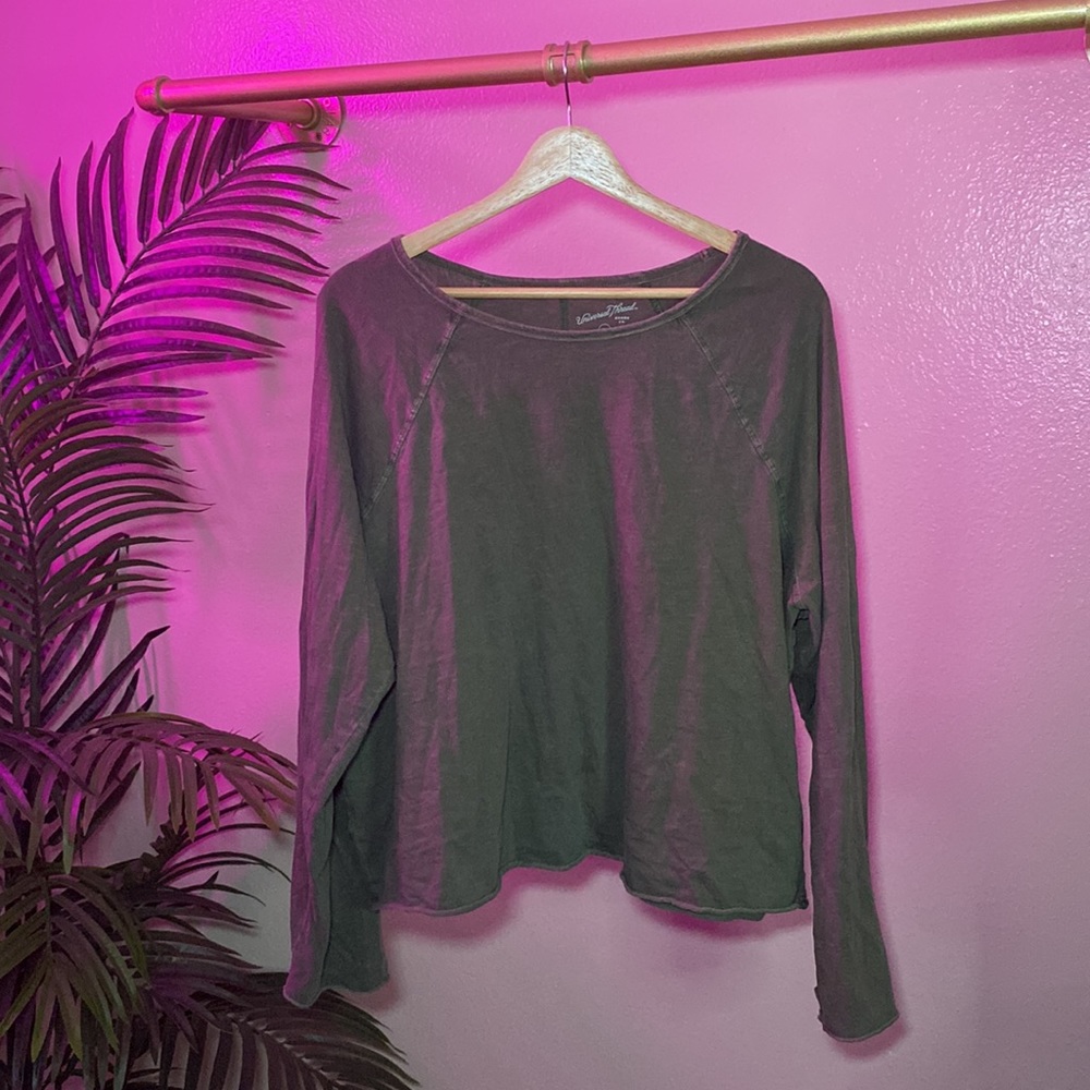 UNIVERSAL THREAD - GREEN LONG SLEEVE TEE SHIRT - Picture 3 of 11
